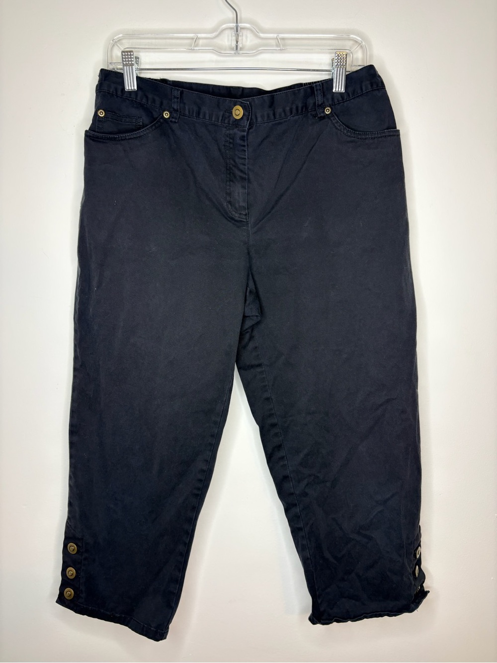 Ruby Rd. Petite Black Capris Size 12P With Button Detail On Ankle